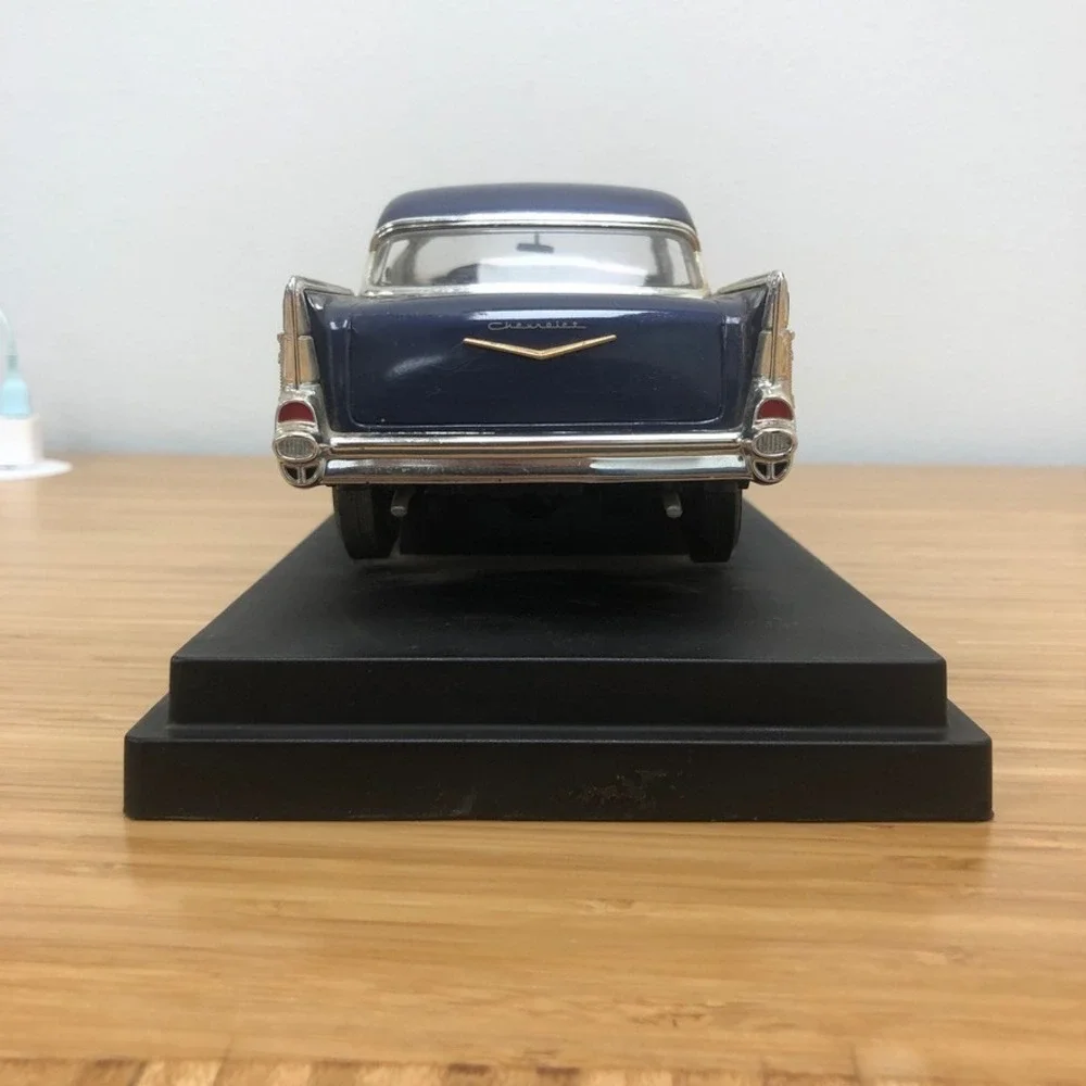 Chevrolet 1957 Bel Air Diecast Model Car 1:18 Adult Blue Vintage Style